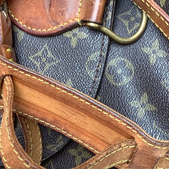 LOUIS VUITTON BAG - Picture 3 of 14